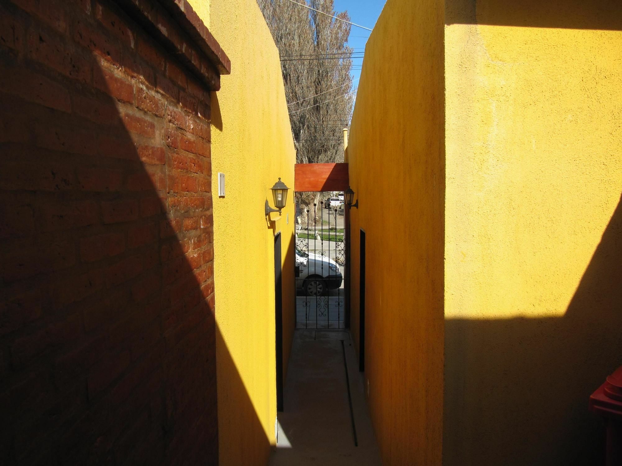 Apart Casas Del Centro El Calafate Exterior photo